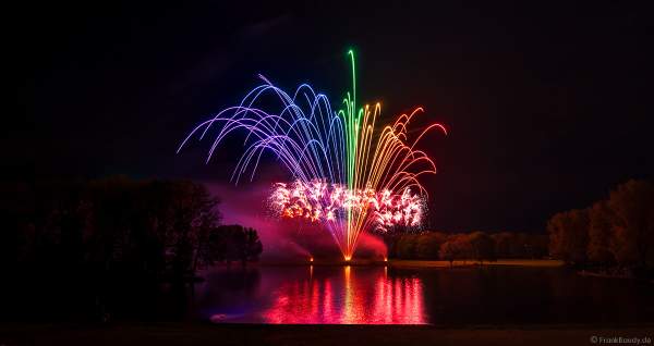 Feuerwerk bei RHEIN IN FLAMMEN 2023 in Bonn/Rheinaue (von Weco Feuerwerk)