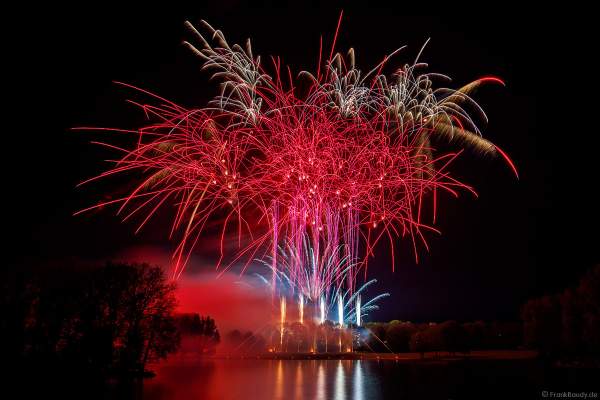 Feuerwerk bei RHEIN IN FLAMMEN 2023 in Bonn/Rheinaue (von Weco Feuerwerk)