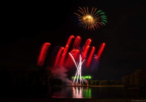 Feuerwerk bei RHEIN IN FLAMMEN 2023 in Bonn/Rheinaue (von Weco Feuerwerk)