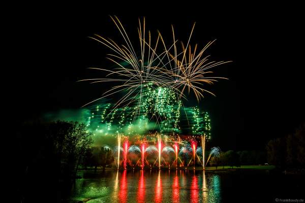Feuerwerk bei RHEIN IN FLAMMEN 2023 in Bonn/Rheinaue (von Weco Feuerwerk)