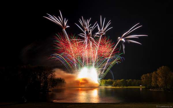 Feuerwerk bei RHEIN IN FLAMMEN 2023 in Bonn/Rheinaue (von Weco Feuerwerk)