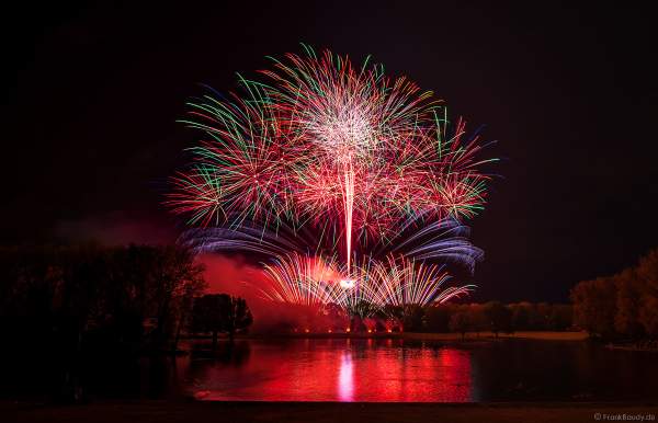 Feuerwerk bei RHEIN IN FLAMMEN 2023 in Bonn/Rheinaue (von Weco Feuerwerk)