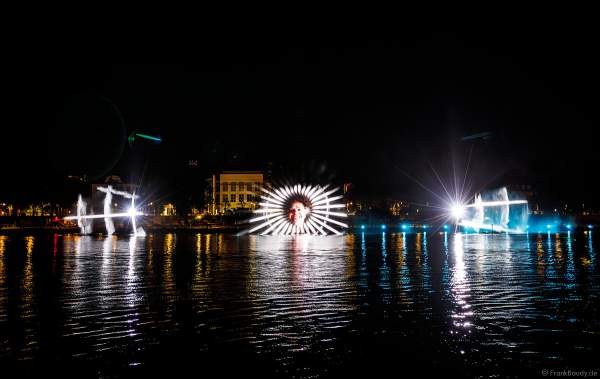 Lichtshow ODE-AN-DIE-DEMOKRATIE in Frankfurt beim Paulskirchenfest 2023