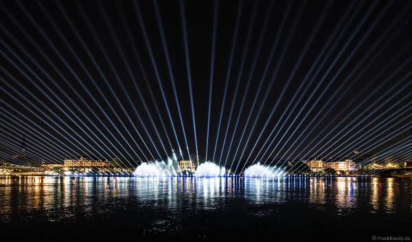 Lichtshow ODE-AN-DIE-DEMOKRATIE in Frankfurt beim Paulskirchenfest 2023