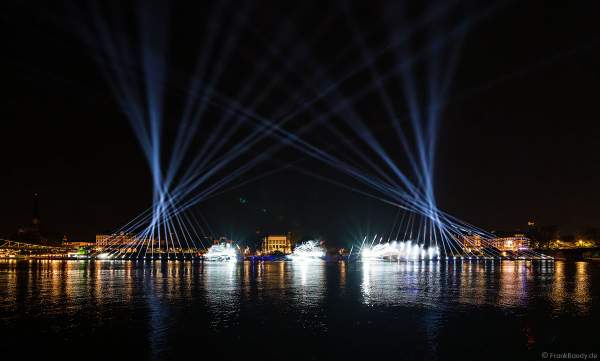 Lichtshow ODE-AN-DIE-DEMOKRATIE in Frankfurt beim Paulskirchenfest 2023