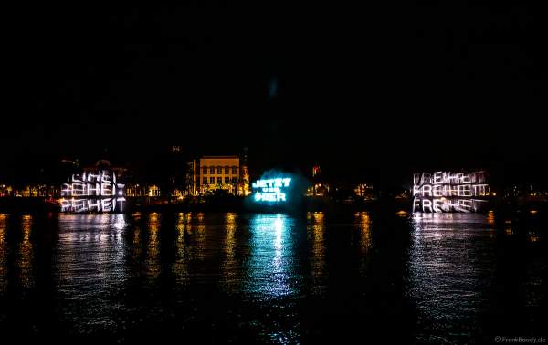 Lichtshow ODE-AN-DIE-DEMOKRATIE in Frankfurt beim Paulskirchenfest 2023
