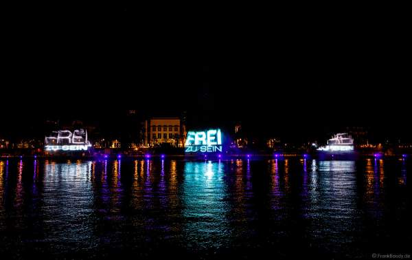 Lichtshow ODE-AN-DIE-DEMOKRATIE in Frankfurt beim Paulskirchenfest 2023