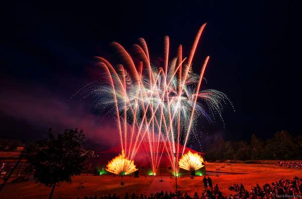 Festungsfest in Germersheim mit Feuerwerk und Flammeneffekten im Stadtpark FRONTE LAMOTTE 2023