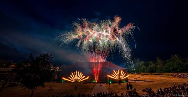 Festungsfest in Germersheim mit Feuerwerk und Flammeneffekten im Stadtpark FRONTE LAMOTTE 2023