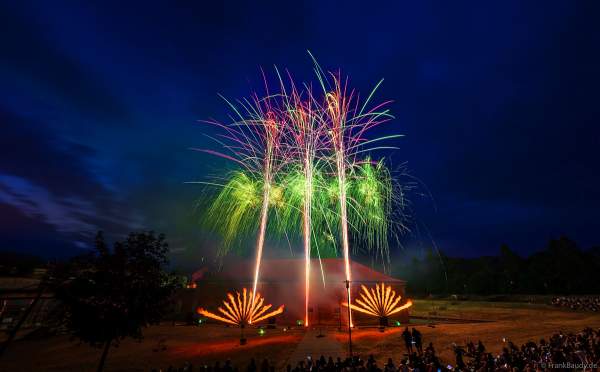 Festungsfest in Germersheim mit Feuerwerk und Flammeneffekten im Stadtpark FRONTE LAMOTTE 2023