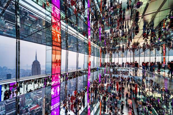 SUMMIT One Vanderbilt New York City - Aussichtplattform - Spiegelinstallation Air: Transcendence von Kenzo Digital