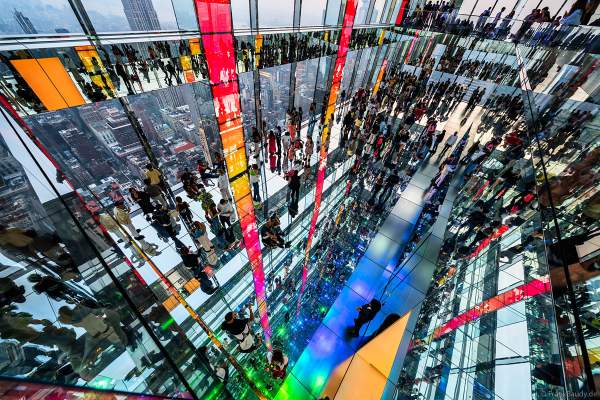 SUMMIT One Vanderbilt New York City - Aussichtplattform - Spiegelinstallation Air: Transcendence von Kenzo Digital