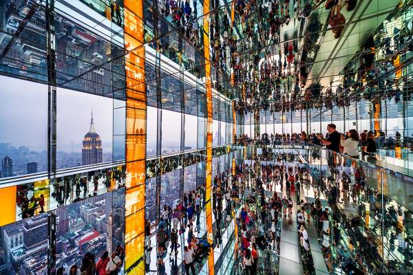 SUMMIT One Vanderbilt New York City - Aussichtplattform - Spiegelinstallation Air: Transcendence von Kenzo Digital