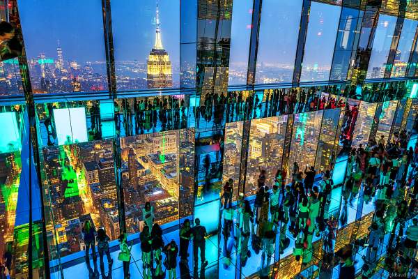SUMMIT One Vanderbilt New York City - Aussichtplattform - Spiegelinstallation Air: Transcendence von Kenzo Digital