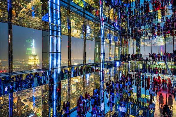 SUMMIT One Vanderbilt New York City - Aussichtplattform - Spiegelinstallation Air: Transcendence von Kenzo Digital