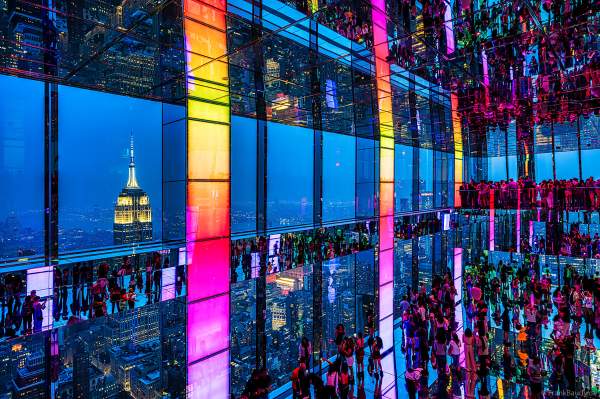 SUMMIT One Vanderbilt New York City - Aussichtplattform - Spiegelinstallation Air: Transcendence von Kenzo Digital