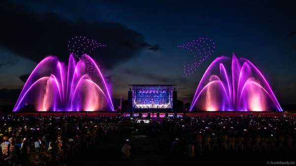 Die große Drohnenshow „Sommertraum“ zur Live-Musik des Philharmonischen Orchester Straßburg beim Festival Vents d’Est