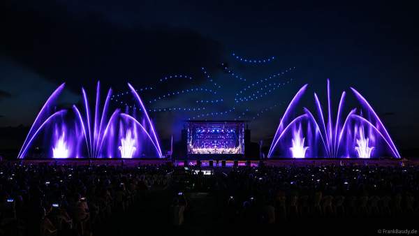 Die große Drohnenshow „Sommertraum“ zur Live-Musik des Philharmonischen Orchester Straßburg beim Festival Vents d’Est