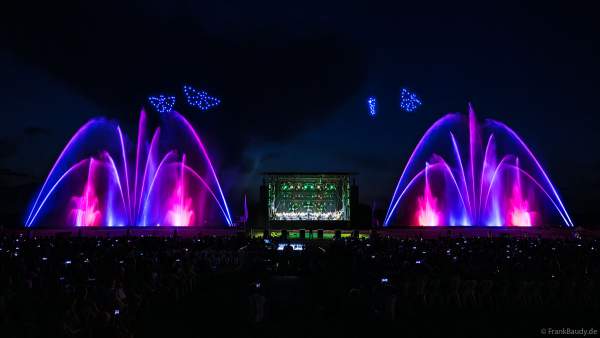 Die große Drohnenshow „Sommertraum“ zur Live-Musik des Philharmonischen Orchester Straßburg beim Festival Vents d’Est