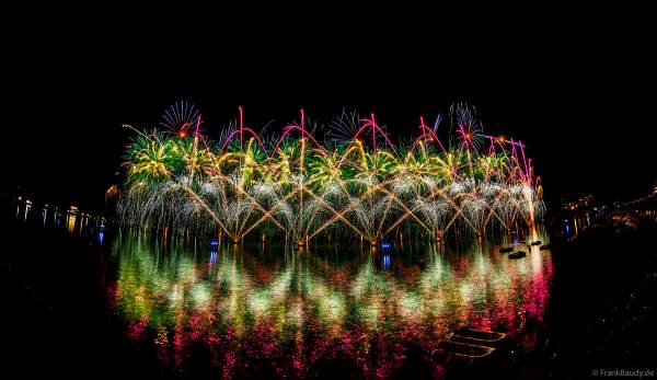 Fête du Lac mit gigantischem Feuerwerk- und Wasserspektakel in Annecy/Frankreich 2023