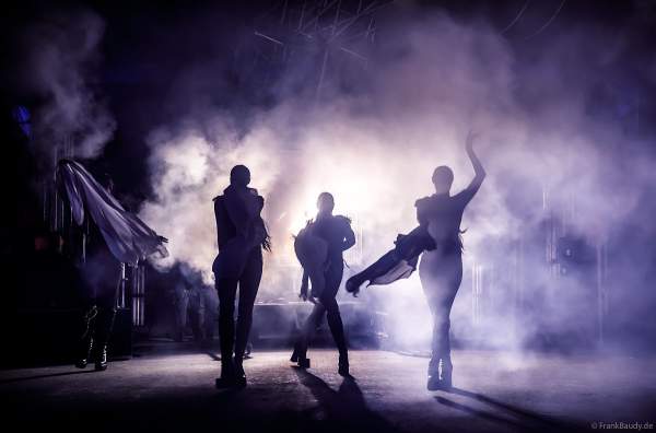 Heiße Ladies bei Traumatica - Festival of Fear - 2023, Horror-Event an Halloween im Europa-Park Erlebnis-Resort in Rust