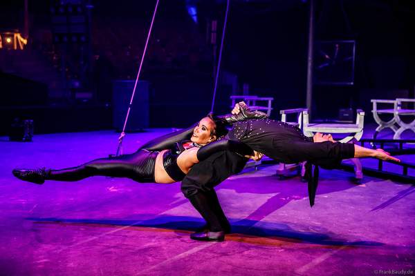 Akrobatik im The Traumatica Circus: APOCALYPSE - beim Festival of Fear 2023, Horror-Event an Halloween im Europa-Park Erlebnis-Resort in Rust