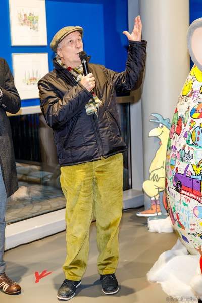 Ausstellung von Peter-Gaymann - Da-lachen-ja-die-Huehner - während der Wintersaison 2023/2024 im Europa-Park