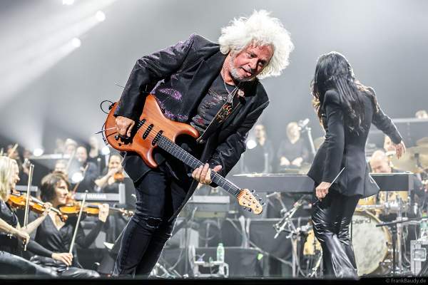 Steven-Lukather der Gruppe Toto bei Night-of-the-Proms bei NIGHT OF THE PROMS 2023 in der SAP Arena Mannheim