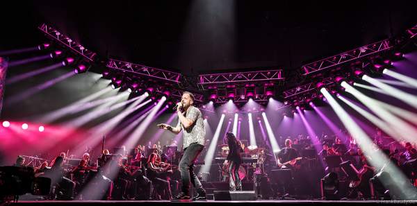 Der britische Singer-Songwriter James Morrison bei NIGHT OF THE PROMS 2023 in der SAP Arena Mannheim