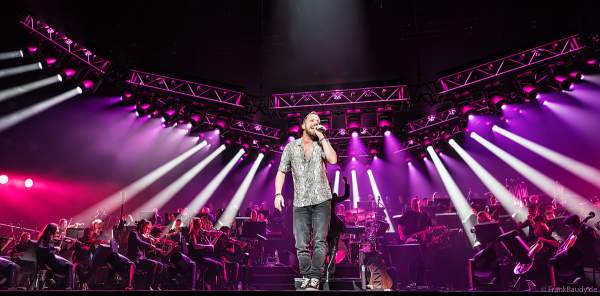 Der britische Singer-Songwriter James Morrison bei NIGHT OF THE PROMS 2023 in der SAP Arena Mannheim