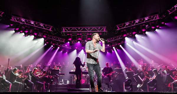 Der britische Singer-Songwriter James Morrison bei NIGHT OF THE PROMS 2023 in der SAP Arena Mannheim