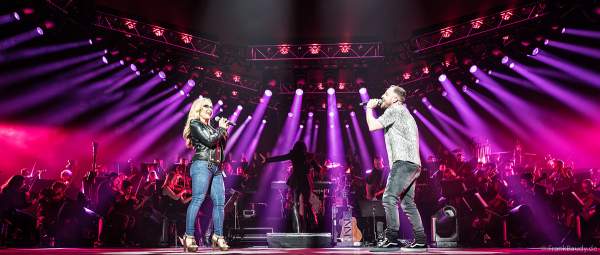 Anastacia im Duett mit James Morrison bei NIGHT OF THE PROMS 2023 in der SAP Arena Mannheim