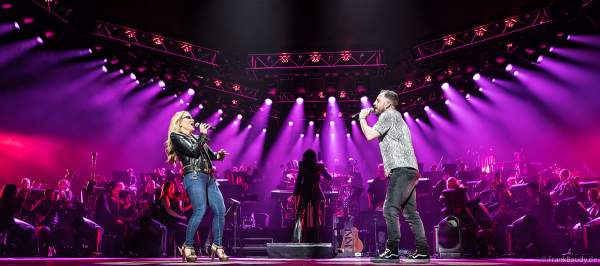 Anastacia im Duett mit James Morrison bei NIGHT OF THE PROMS 2023 in der SAP Arena Mannheim