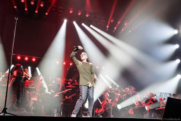 Die deutsche Band Camouflage bei NIGHT OF THE PROMS 2023 in der SAP Arena Mannheim