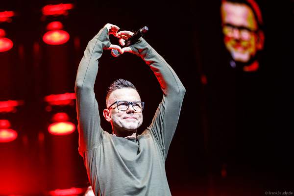 Die deutsche Band Camouflage bei NIGHT OF THE PROMS 2023 in der SAP Arena Mannheim