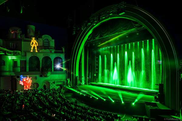 Weihnachtsshow "La Féerie des Eaux" 2023 im Pariser Kino LE GRAND REX zum 100-jährigen Jubiläum von Walt Disney mit einer phänomenalen Wassershow und dem neuen Film Wish