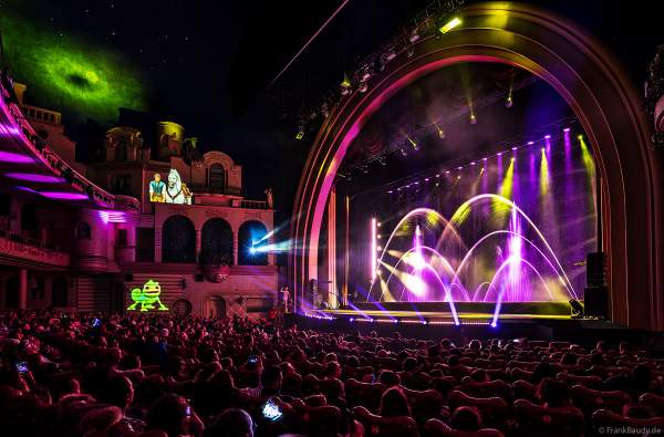 Weihnachtsshow "La Féerie des Eaux" 2023 im Pariser Kino LE GRAND REX zum 100-jährigen Jubiläum von Walt Disney mit einer phänomenalen Wassershow und dem neuen Film Wish