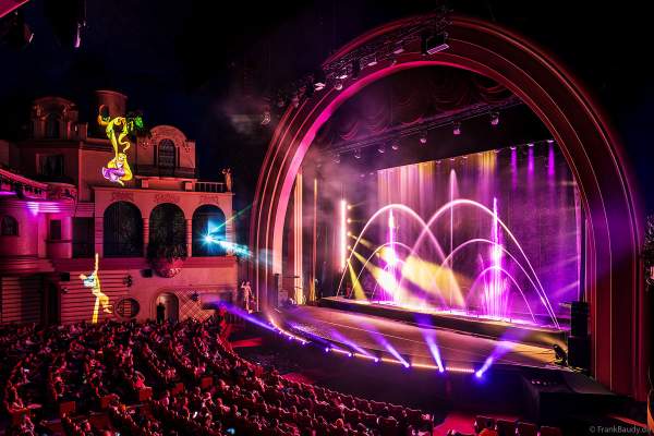 Weihnachtsshow "La Féerie des Eaux" 2023 im Pariser Kino LE GRAND REX zum 100-jährigen Jubiläum von Walt Disney mit einer phänomenalen Wassershow und dem neuen Film Wish