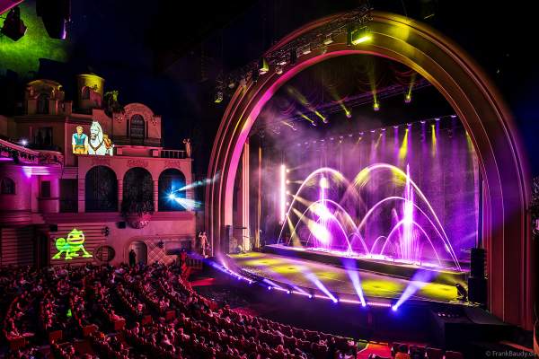 Weihnachtsshow "La Féerie des Eaux" 2023 im Pariser Kino LE GRAND REX zum 100-jährigen Jubiläum von Walt Disney mit einer phänomenalen Wassershow und dem neuen Film Wish