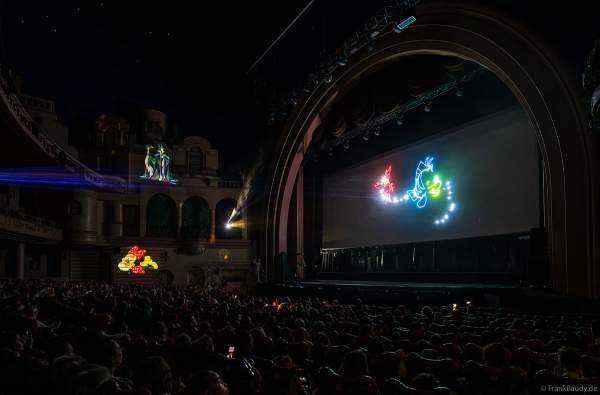 Weihnachtsshow "La Féerie des Eaux" 2023 im Pariser Kino LE GRAND REX zum 100-jährigen Jubiläum von Walt Disney mit einer phänomenalen Wassershow und dem neuen Film Wish
