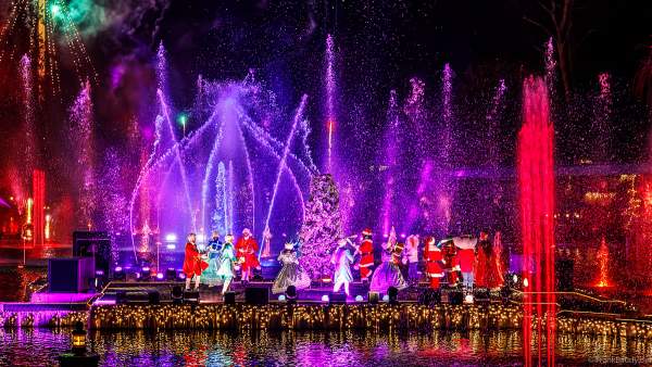 Festliche Weihnachtswassershow JOSEFINAS WINTERREISE im Europa-Park