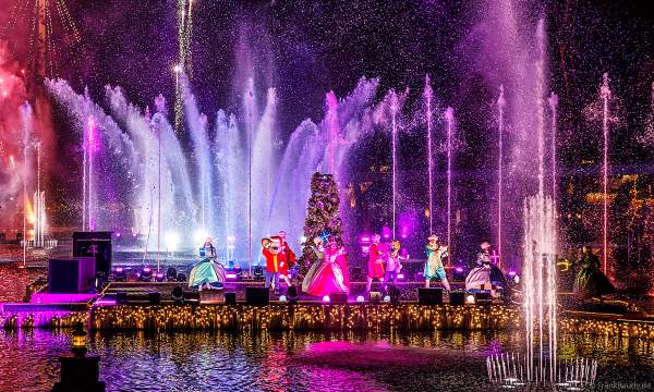 Festliche Weihnachtswassershow JOSEFINAS WINTERREISE im Europa-Park