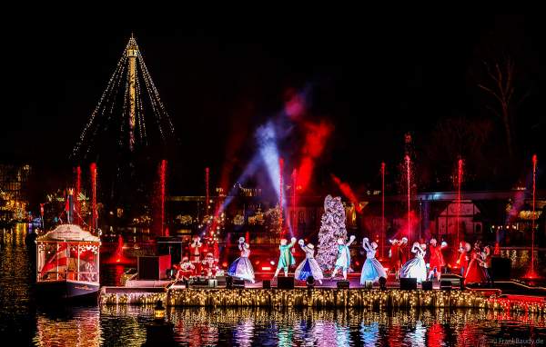 Festliche Weihnachtswassershow JOSEFINAS WINTERREISE im Europa-Park