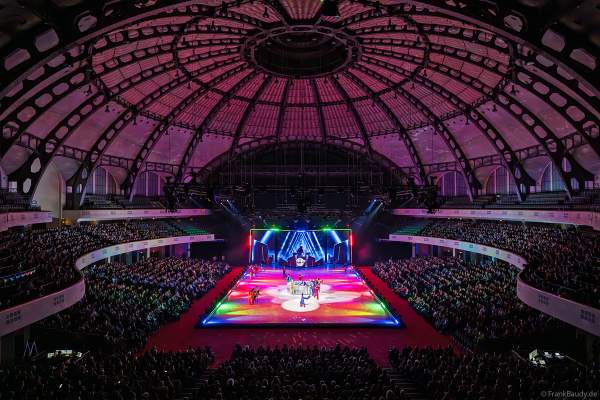 HOLIDAY ON ICE feiert mit NO LIMITS 80 Jahre unvergessliche Eis-Shows in der Festhalle in Frankfurt am 10.01.2024