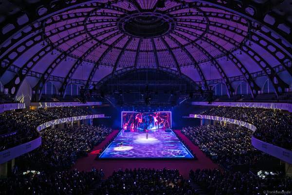 HOLIDAY ON ICE feiert mit Vanessa Mai und dem Spektakel NO LIMITS 80 Jahre unvergessliche Eis-Shows in der Festhalle in Frankfurt am 10.01.2024