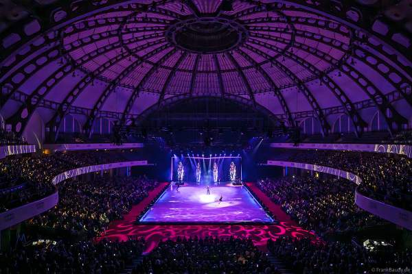 HOLIDAY ON ICE feiert mit Vanessa Mai und dem Spektakel NO LIMITS 80 Jahre unvergessliche Eis-Shows in der Festhalle in Frankfurt am 10.01.2024