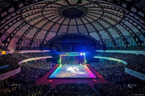 HOLIDAY ON ICE feiert mit Vanessa Mai und dem Spektakel NO LIMITS 80 Jahre unvergessliche Eis-Shows in der Festhalle in Frankfurt am 10.01.2024