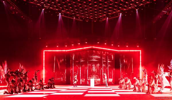 HOLIDAY ON ICE feiert mit NO LIMITS 80 Jahre unvergessliche Eis-Shows