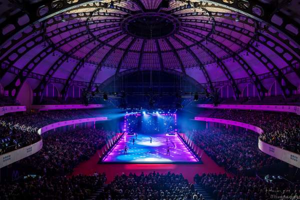 HOLIDAY ON ICE feiert mit Vanessa Mai und dem Spektakel NO LIMITS 80 Jahre unvergessliche Eis-Shows in der Festhalle in Frankfurt am 10.01.2024