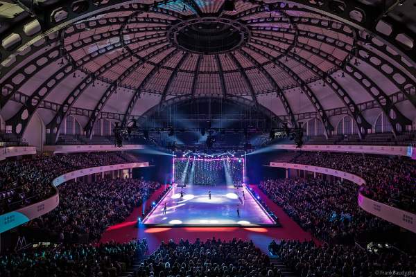 HOLIDAY ON ICE feiert mit Vanessa Mai und dem Spektakel NO LIMITS 80 Jahre unvergessliche Eis-Shows in der Festhalle in Frankfurt am 10.01.2024